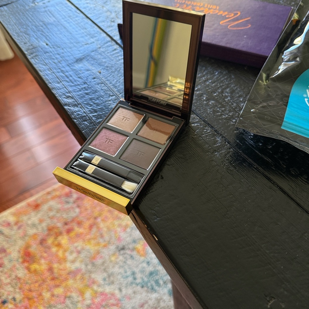 Tom Ford Eye Color Quad - Honeymoon (04) - Picture 4 of 8